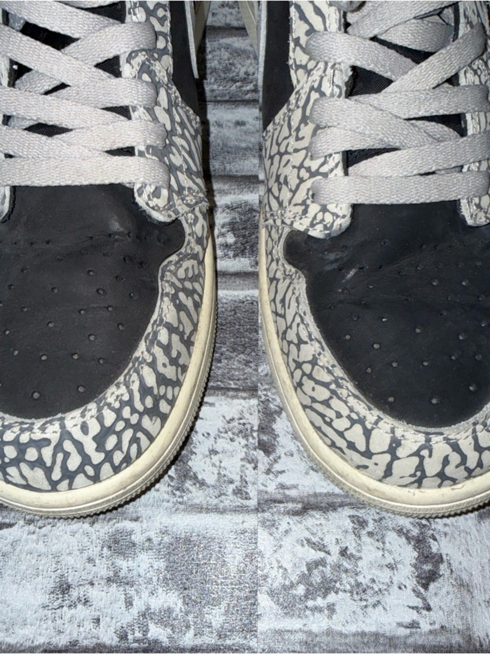 Used Men SZ 10.5 Air Jordan 1 Retro OG Low Black Cement with Elephant Print - Picture 3 of 10